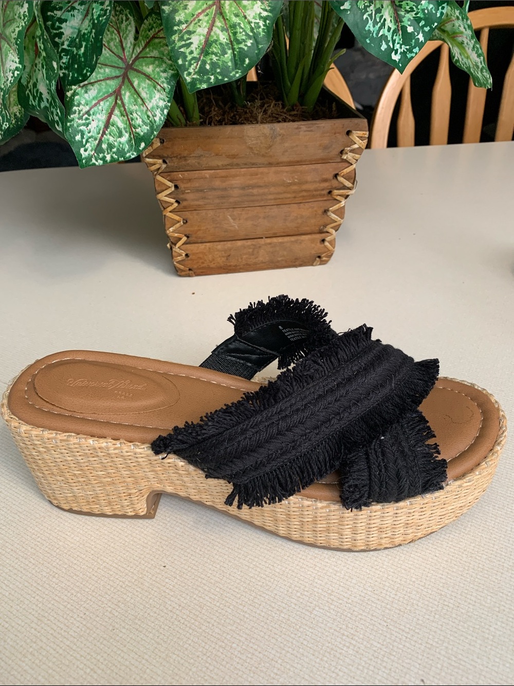 Universal Thread Black Frayed Cross-Strap Wedge Slides - Picture 2 of 8